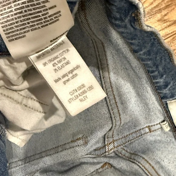 Agolde Riley cropped Distressed Jeans - Picture 5 of 10